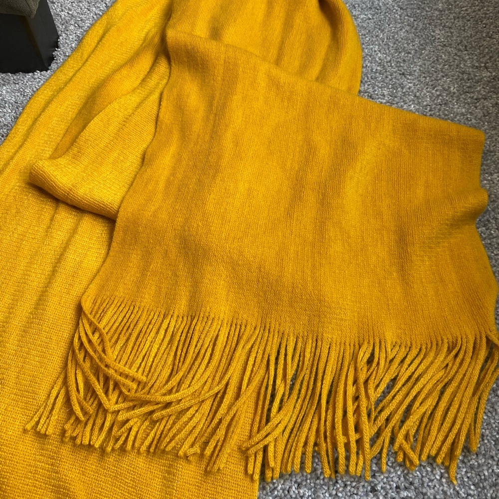 Yellow gold mustard scarf